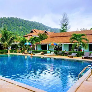 https://banana-beach-resort.koh-lantahotels.net