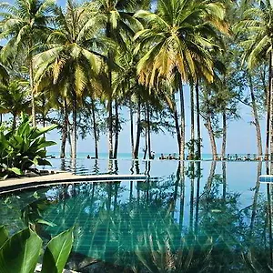 Royal Bangsak Beach Khao Lak