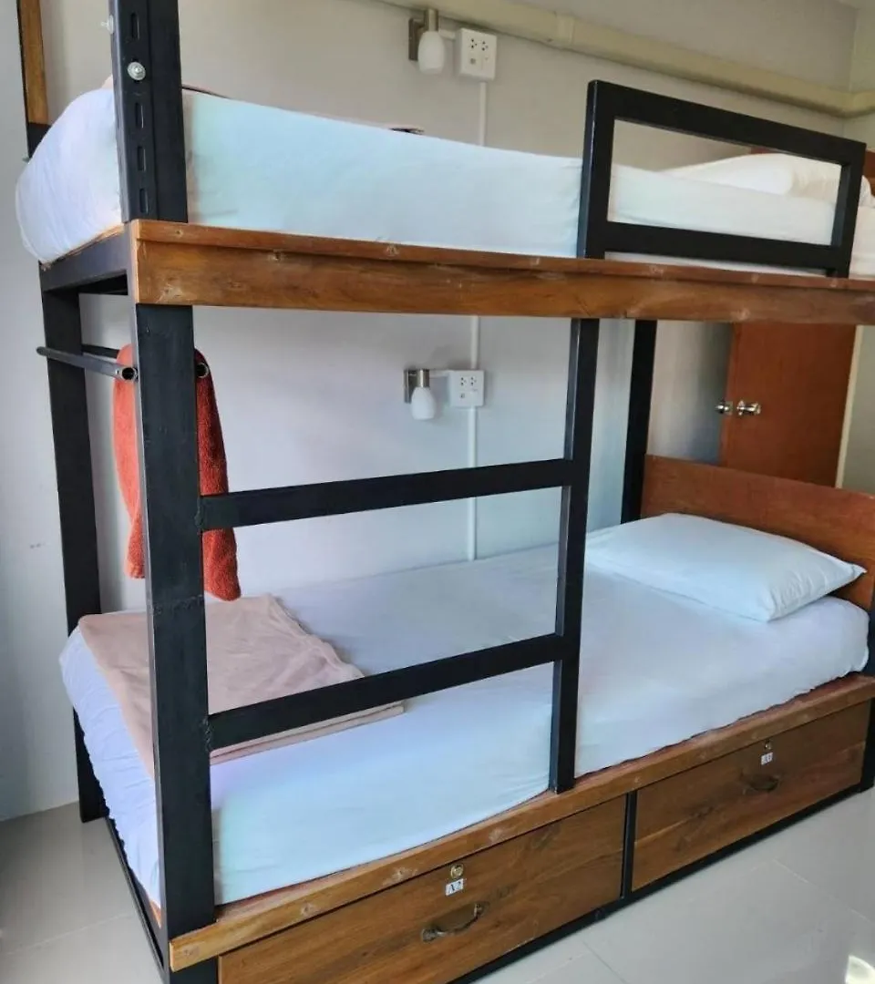 Theppahrak Hostel Khaolak Khao Lak