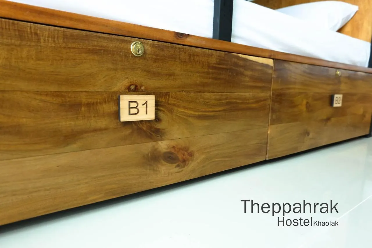 Theppahrak Hostel Khaolak Khao Lak